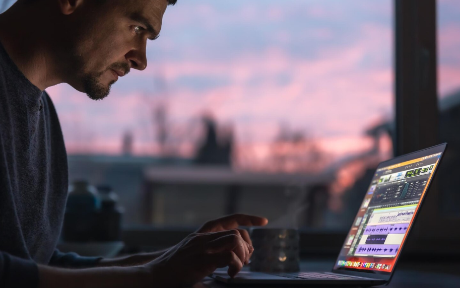 Web Sitesi Tasarımını Kim Yapar?