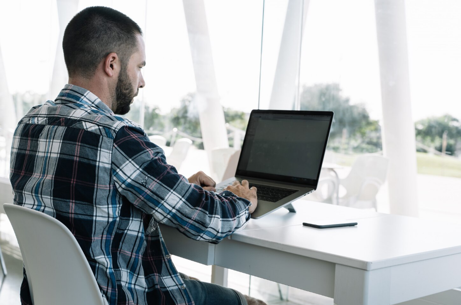 Adana Kurumsal Web Sitesi Tasarımı ile Marka Güvenilirliği Kazanın